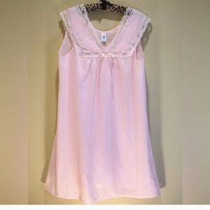 VTG 1970s Pink Summer V-neck Pintuck & Lace Bodice Short Nightgown by Katz USA